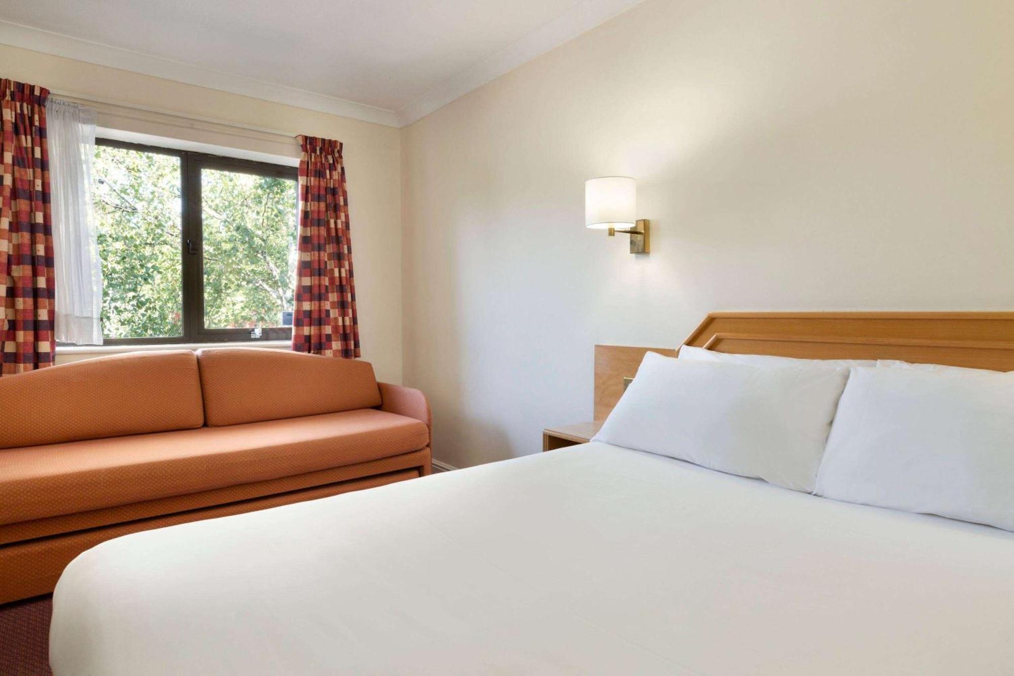 Hotel Days Southampton Rownhams 3*
